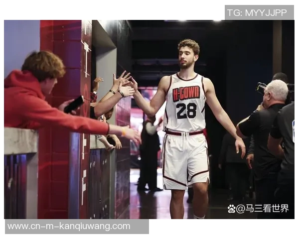 火箭与勇士西部决赛激战正酣谁能夺得总决赛的入场券